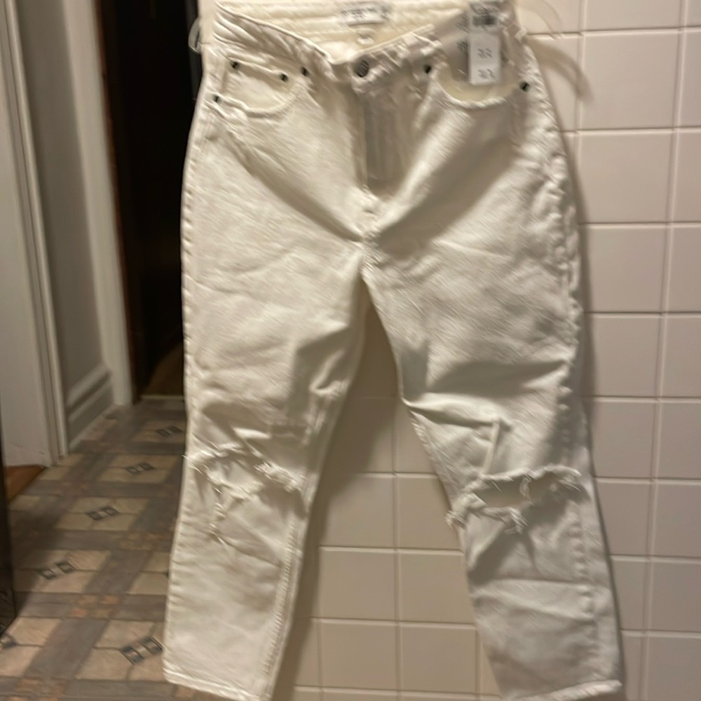 Abercrombie and Fitch The Mom High Rise Jeans